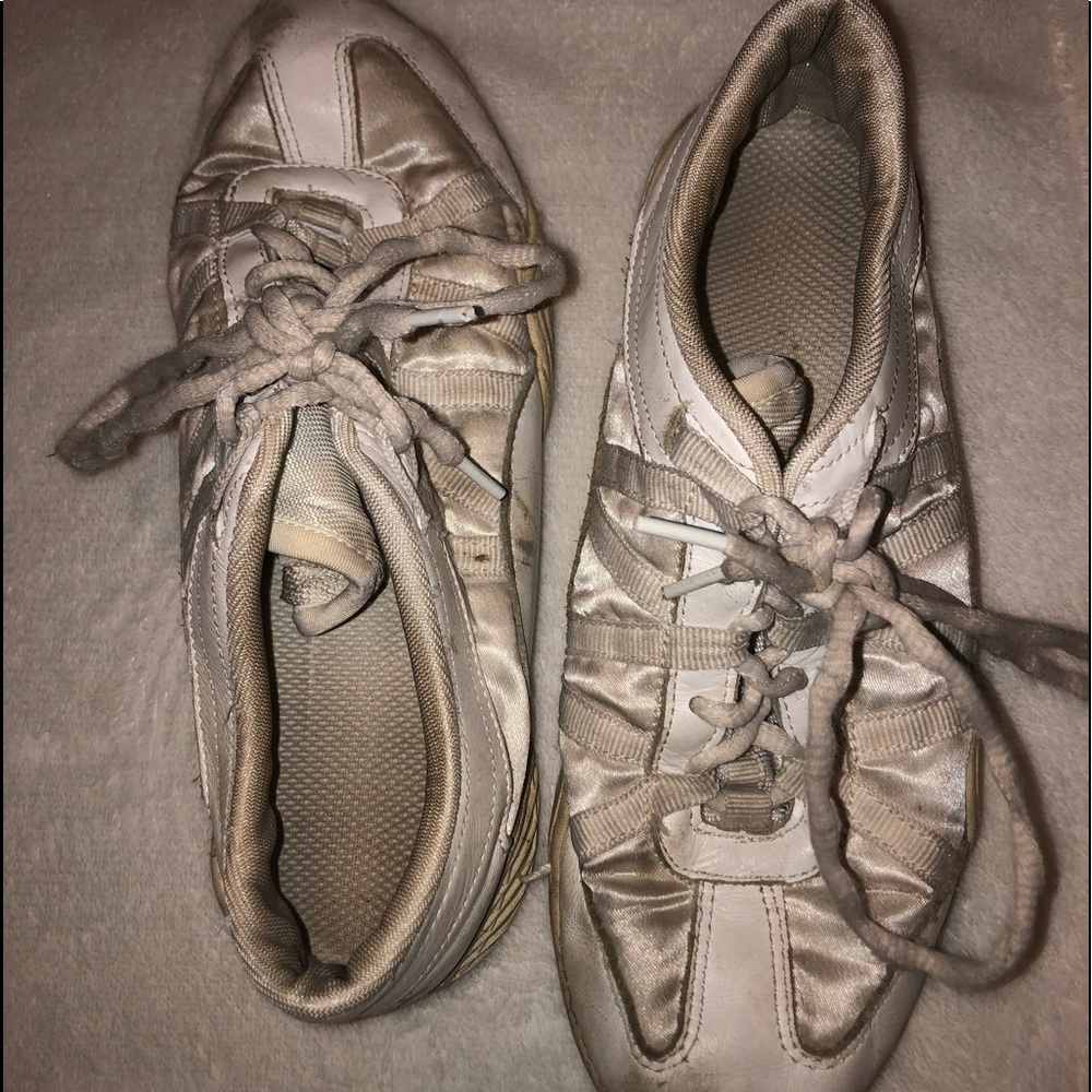 Nfinity cheer shoes